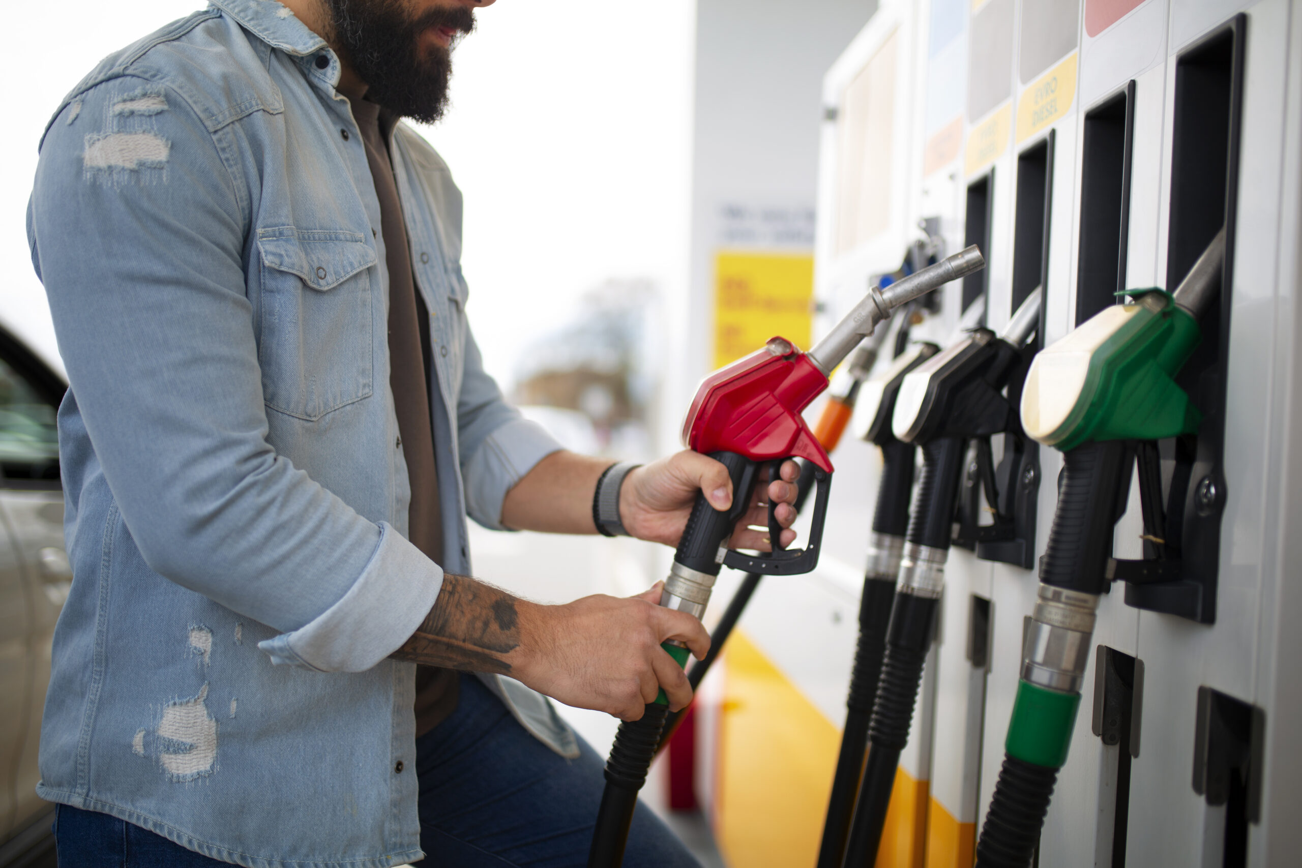 CFDI de combustibles 2026 con complemento de hidrocarburos y petrolíferos para cumplimiento fiscal y prevención de riesgos ante el SAT.